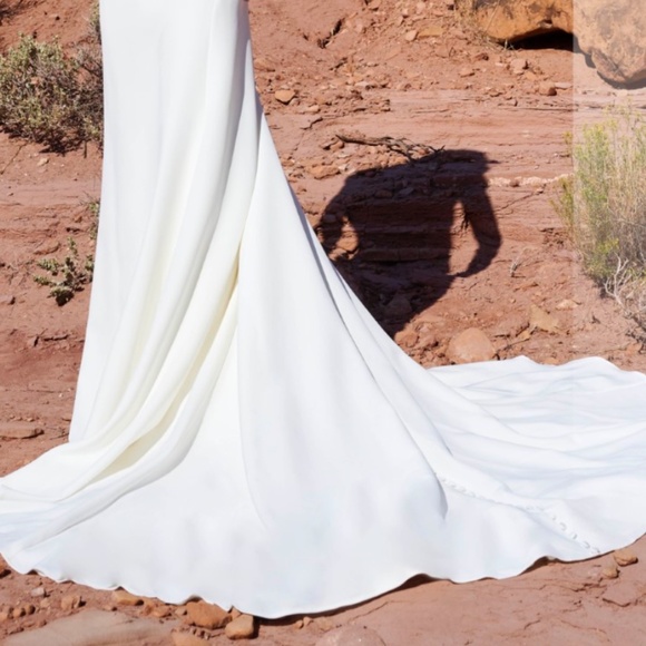 LizLuo Bridal - Picture 2 of 7